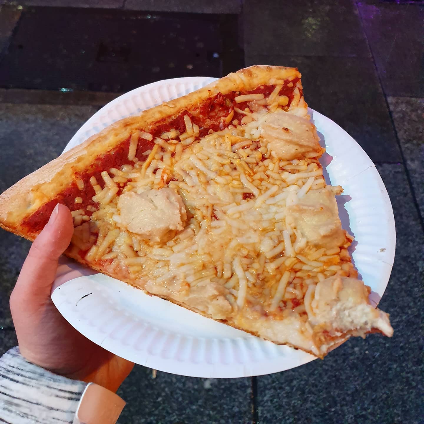 Few things taste quite as good as @difontainespizzeria vegan pizza. I'd eat that cashew cheese like yogurt if I could. #veganpizza #veganireland #irishvegan