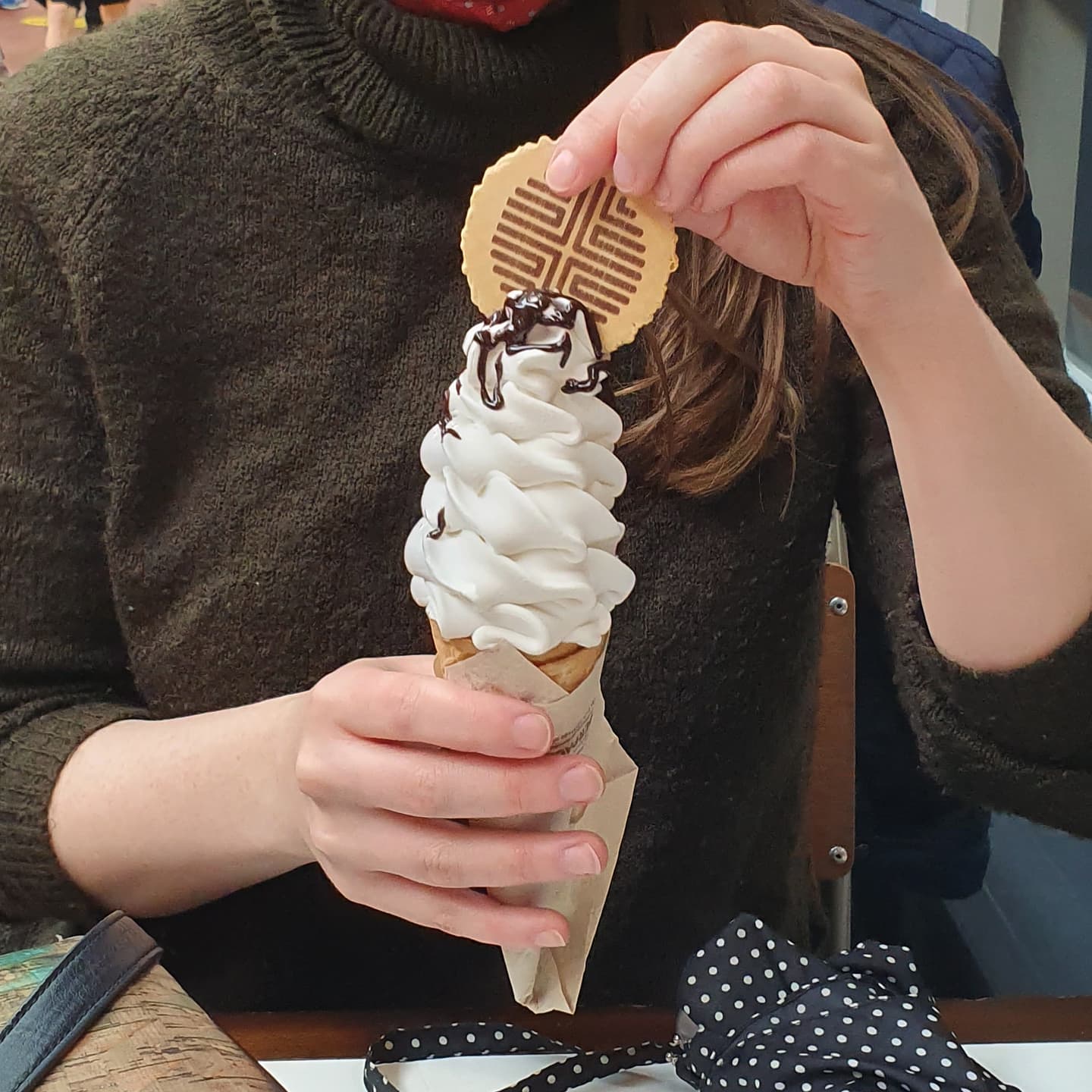 Delicious vegan 99 from @flipvburger in George's St Arcade. A must-try! Sauces to choose from include chocolate, passion fruit and mango. 